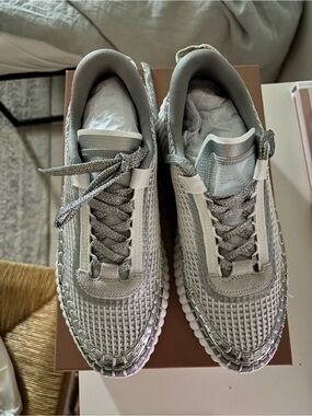 Chloe Two-Tone Sneakers in Gray and White